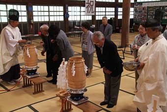 鳴動式神事